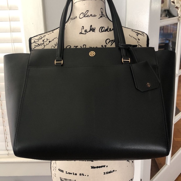 Tory Burch Handbags - Tory Burch RobinsonTote Bag